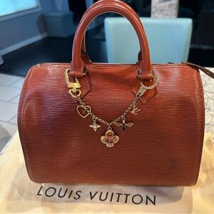 Authentic Louis Vuitton Speedy 25 Epi Leather (Bag charm sold separately)